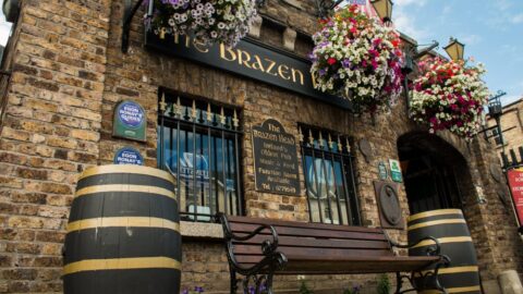 The-Brazen-Head-Outside (1)